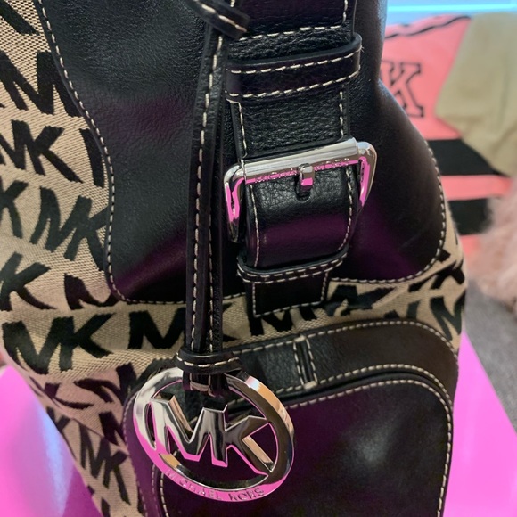 Michael Kors Handbags - Authentic Michael Kors Shoulder Bag